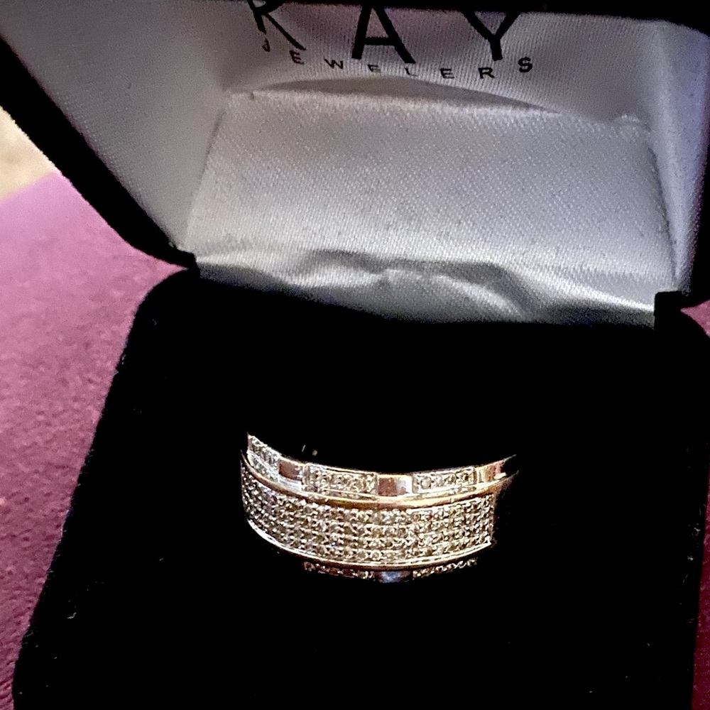 10kt Size 10 1/2 men’s 1.5 carat wedding band white gold and diamond